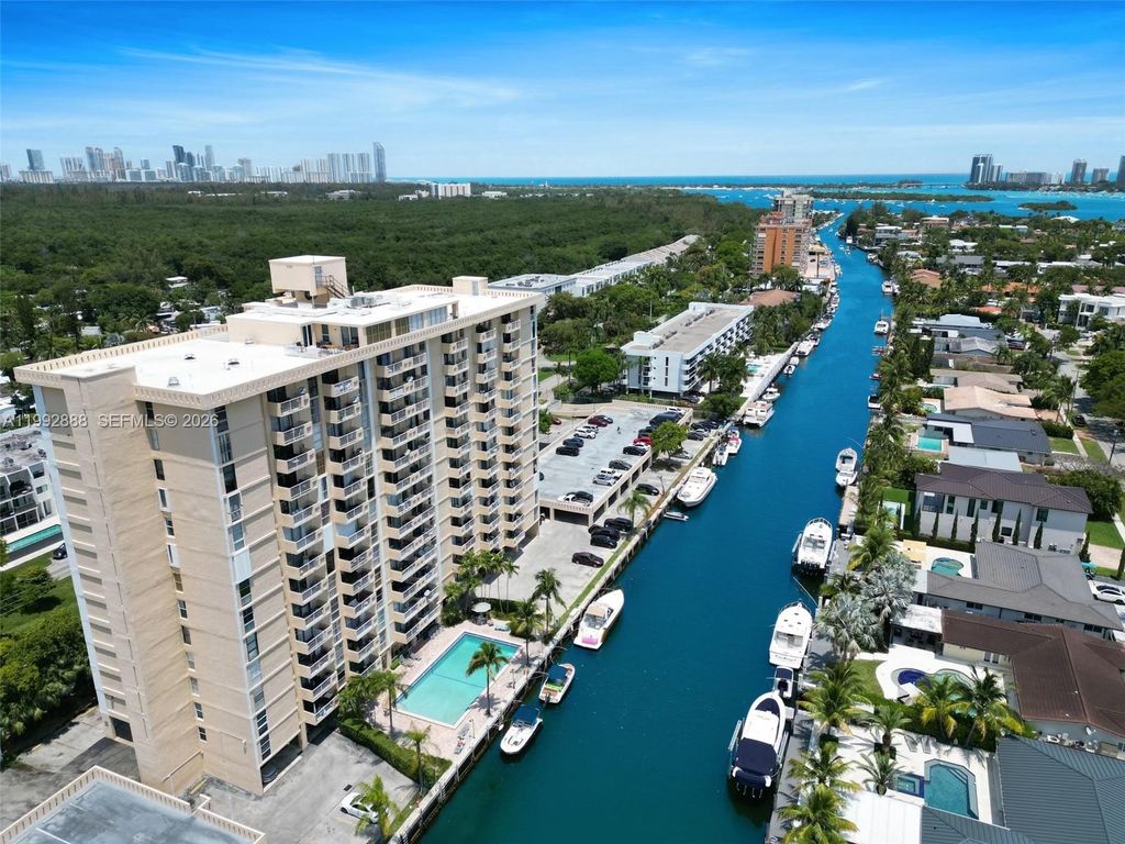 2350 NE 135th St 1101, North Miami, FL 33181