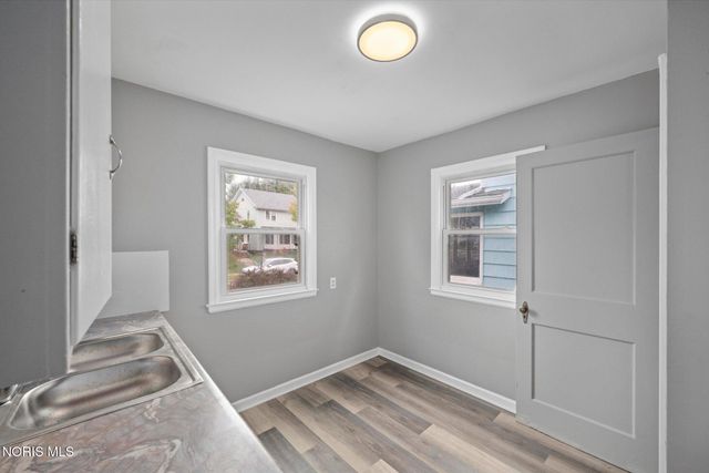 4243 Fairview Drive, Toledo, OH 43612