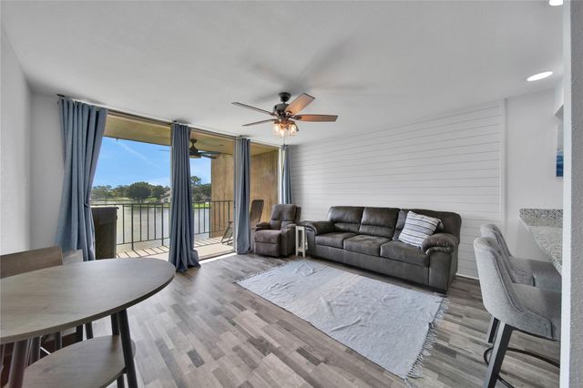 12600 Melville Drive 310A, Montgomery, TX 77356