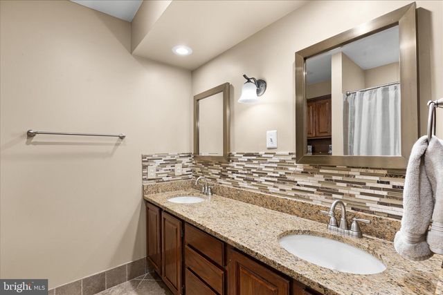 13662 S SPRINGS DR, Clifton, VA 20124