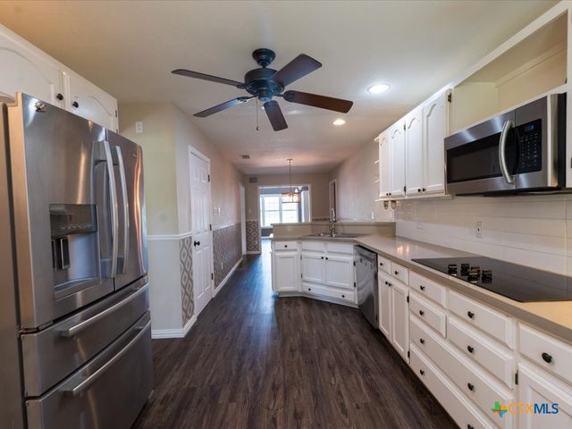 300 Las Plumas Drive, Georgetown, TX 78628