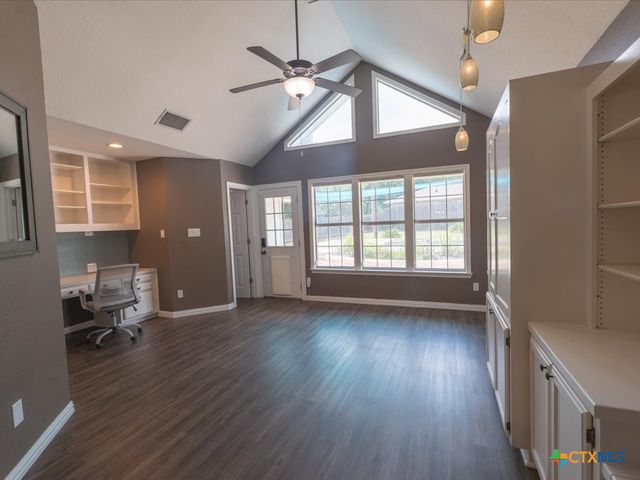 300 Las Plumas Drive, Georgetown, TX 78628