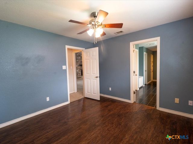 300 Las Plumas Drive, Georgetown, TX 78628