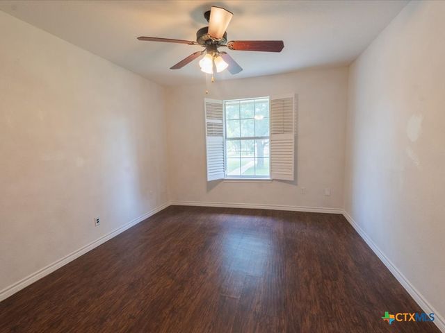 300 Las Plumas Drive, Georgetown, TX 78628