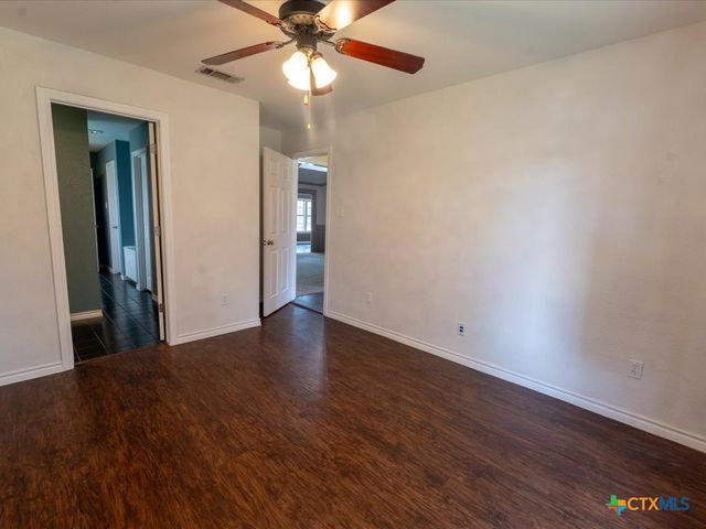 300 Las Plumas Drive, Georgetown, TX 78628