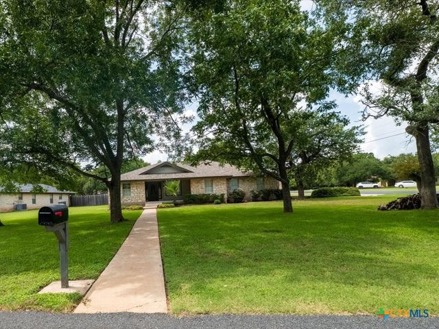 300 Las Plumas Drive, Georgetown, TX 78628