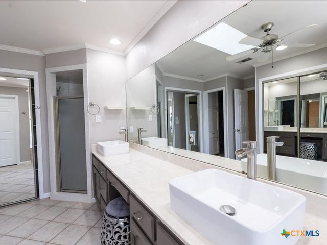 300 Las Plumas Drive, Georgetown, TX 78628