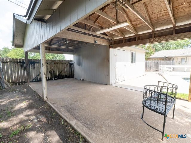 300 Las Plumas Drive, Georgetown, TX 78628