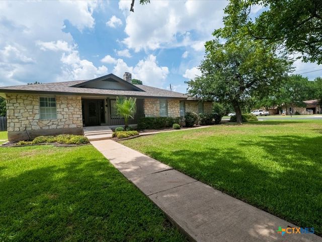 300 Las Plumas Drive, Georgetown, TX 78628