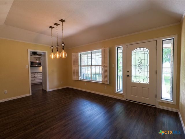 300 Las Plumas Drive, Georgetown, TX 78628