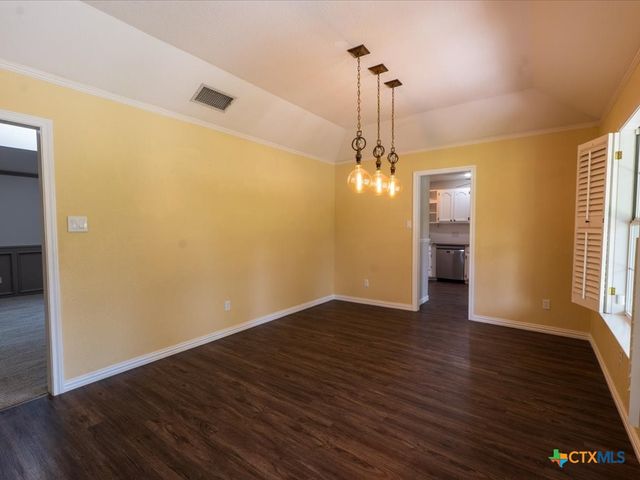 300 Las Plumas Drive, Georgetown, TX 78628