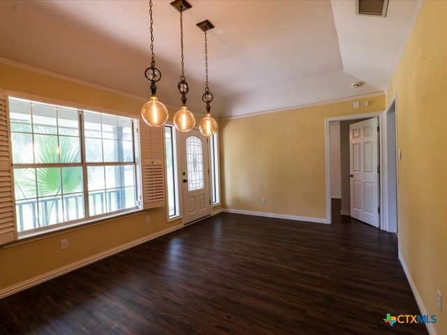 300 Las Plumas Drive, Georgetown, TX 78628