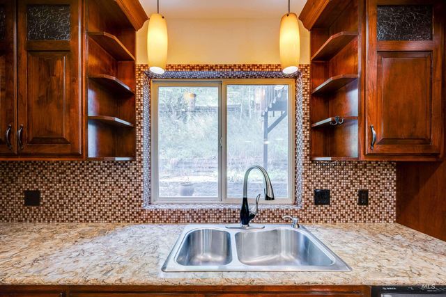 1616 Shetland Court, Moscow, ID 83843