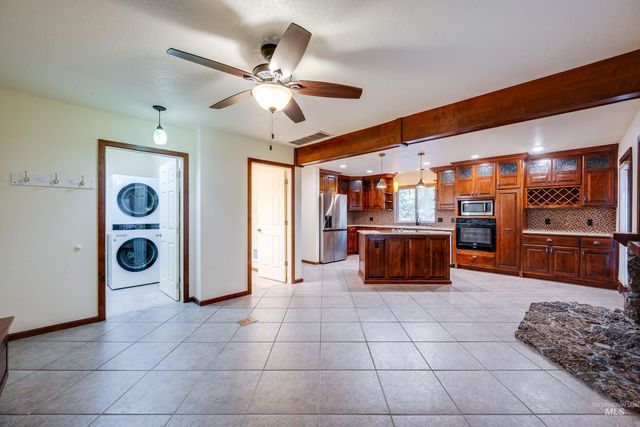 1616 Shetland Court, Moscow, ID 83843