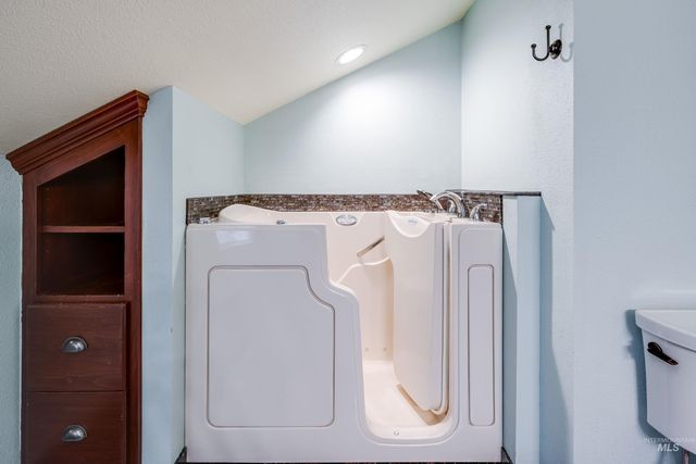 1616 Shetland Court, Moscow, ID 83843