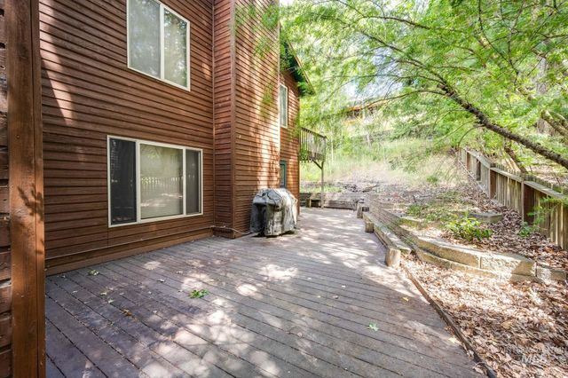 1616 Shetland Court, Moscow, ID 83843