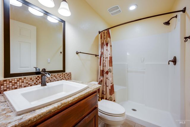 1616 Shetland Court, Moscow, ID 83843