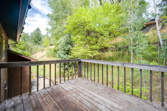 1616 Shetland Court, Moscow, ID 83843