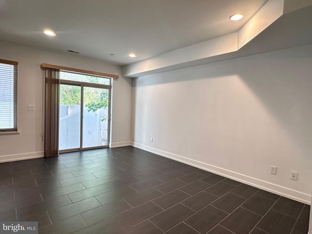 114 ELLSWORTH ST, Philadelphia, PA 19147