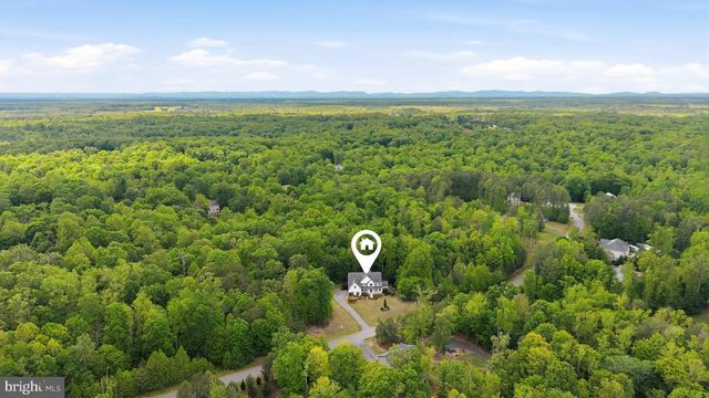 37 SERENE HILLS DR, Fredericksburg, VA 22406