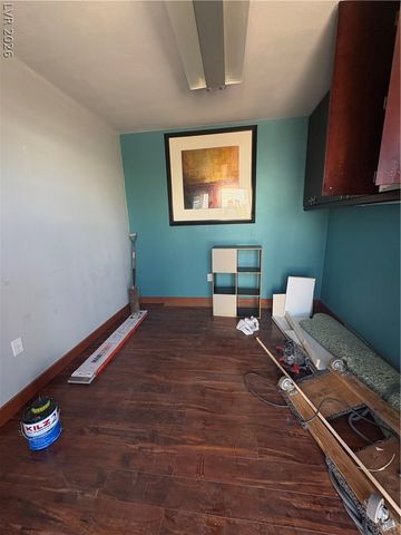 100 Sir George Drive, Las Vegas, NV 89110
