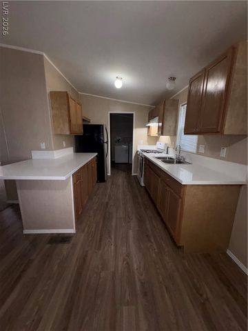 100 Sir George Drive, Las Vegas, NV 89110