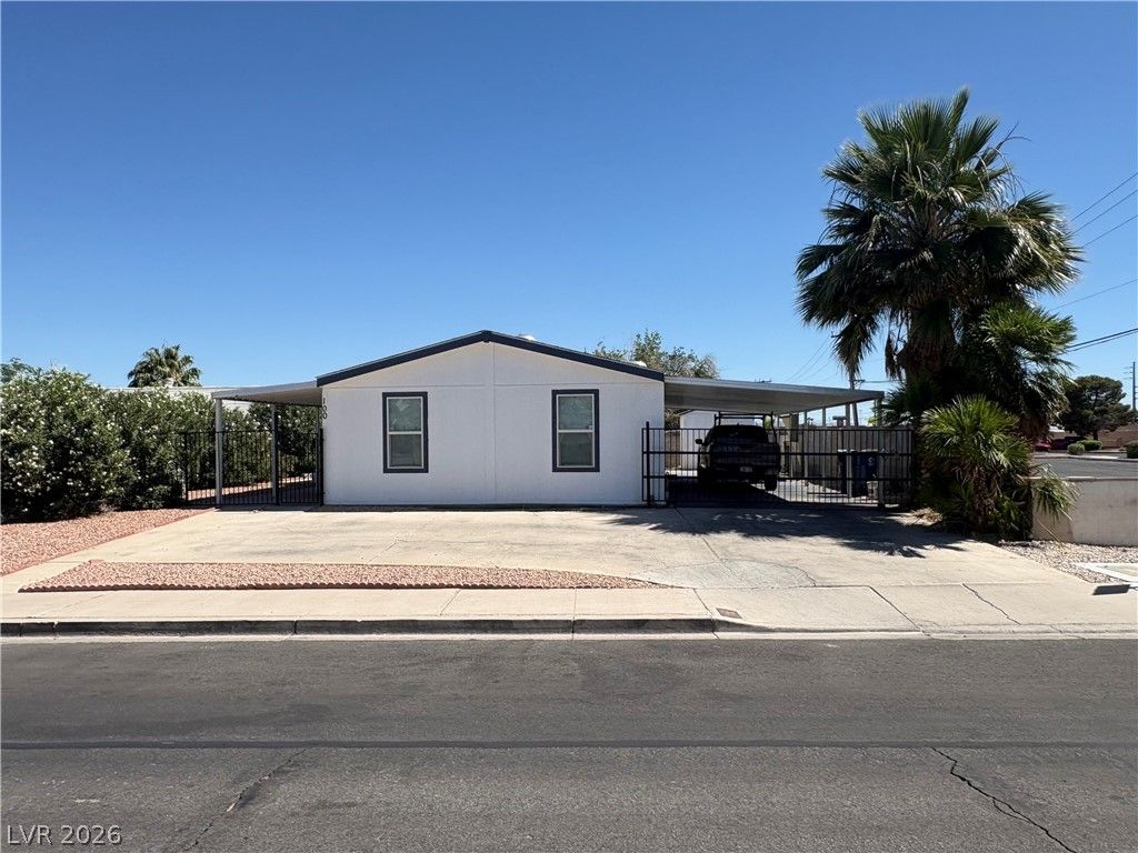 100 Sir George Drive, Las Vegas, NV 89110