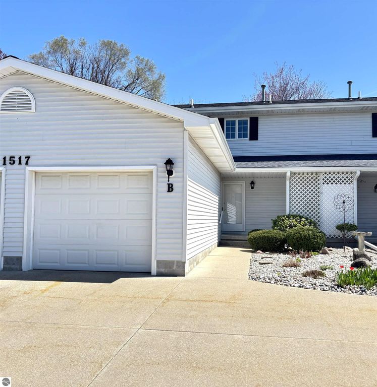 Image 1 of property listing at 1517 E Gaylord Street # B, Mt Pleasant, MI 48858