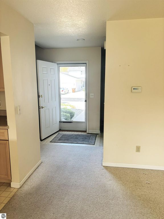 Image 4 of property listing at 1517 E Gaylord Street # B, Mt Pleasant, MI 48858