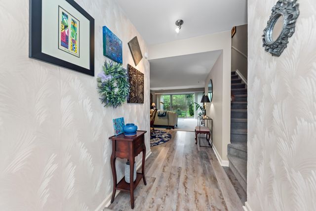 618 Watersedge Drive, Ann Arbor, MI 48105