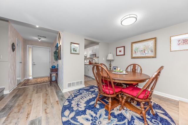 618 Watersedge Drive, Ann Arbor, MI 48105