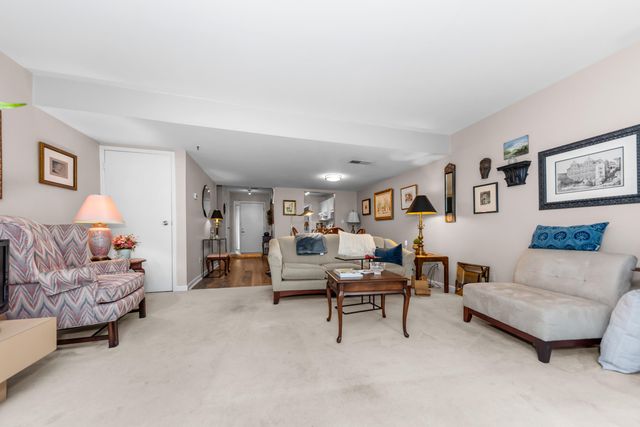618 Watersedge Drive, Ann Arbor, MI 48105