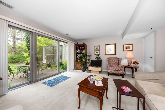 618 Watersedge Drive, Ann Arbor, MI 48105