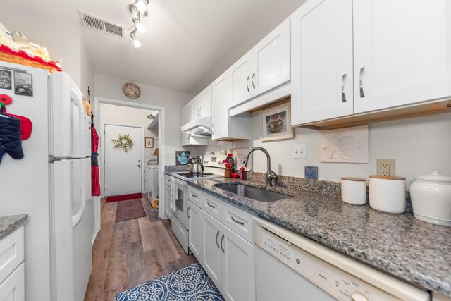 618 Watersedge Drive, Ann Arbor, MI 48105