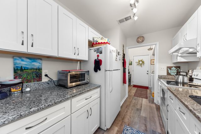 618 Watersedge Drive, Ann Arbor, MI 48105