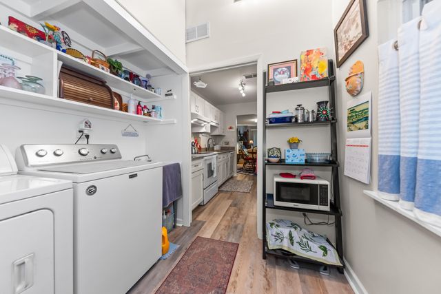 618 Watersedge Drive, Ann Arbor, MI 48105