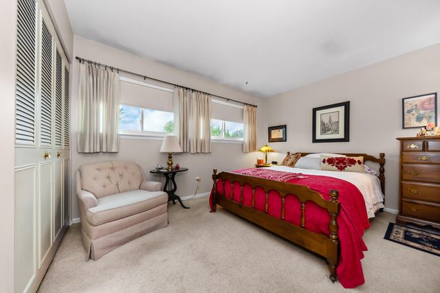 618 Watersedge Drive, Ann Arbor, MI 48105