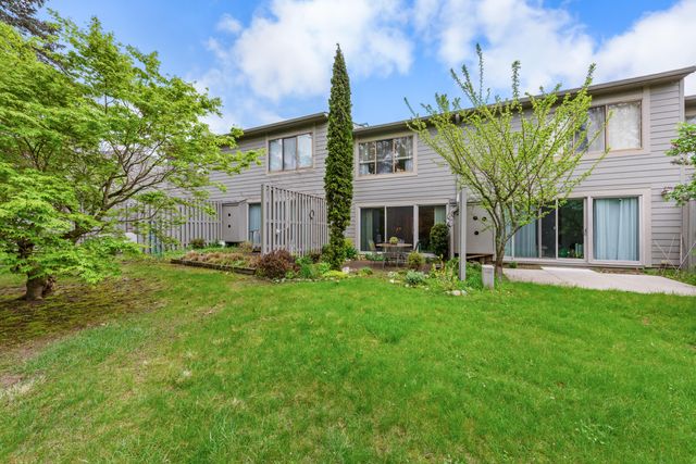 618 Watersedge Drive, Ann Arbor, MI 48105