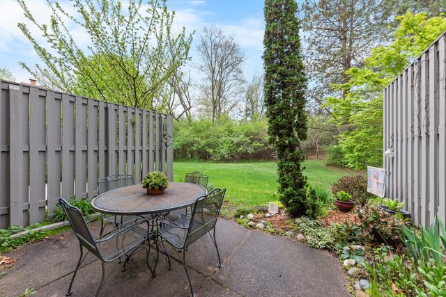 618 Watersedge Drive, Ann Arbor, MI 48105