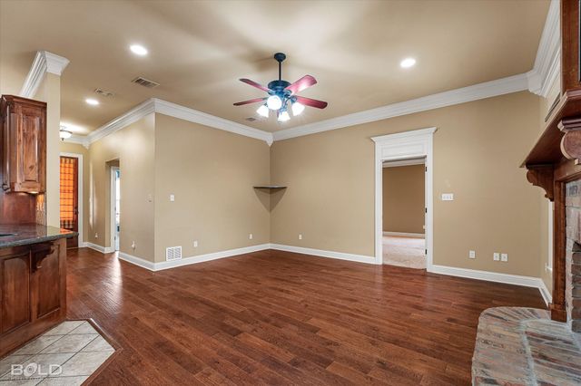 305 Tottenham Court, Bossier City, LA 71111