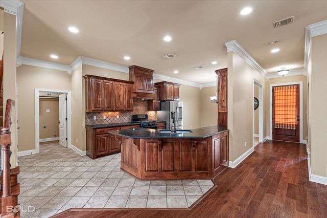 305 Tottenham Court, Bossier City, LA 71111