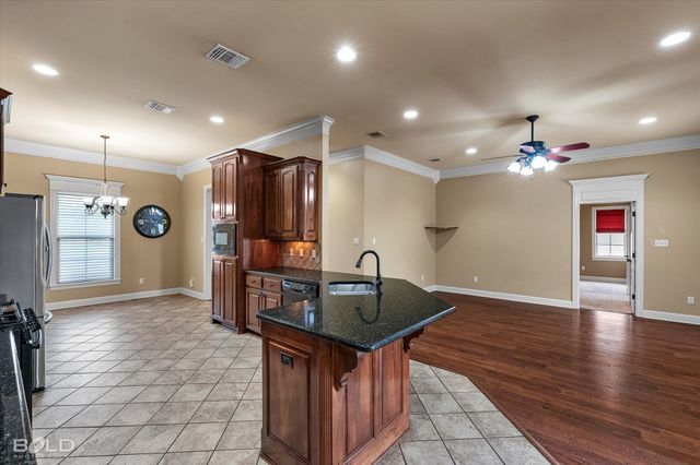 305 Tottenham Court, Bossier City, LA 71111