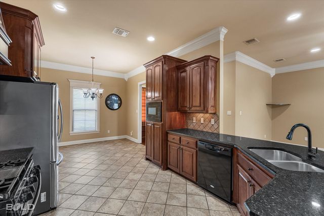 305 Tottenham Court, Bossier City, LA 71111