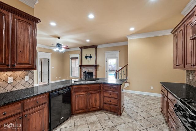 305 Tottenham Court, Bossier City, LA 71111