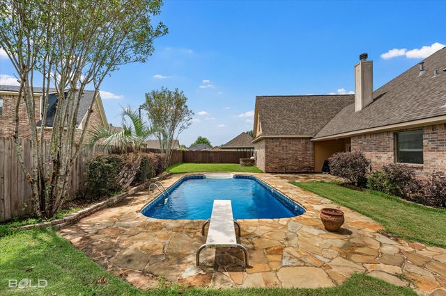 305 Tottenham Court, Bossier City, LA 71111