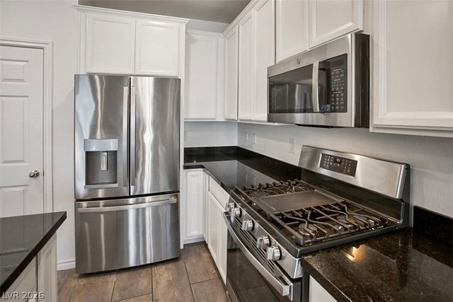 20 Barbara Lane 87, Las Vegas, NV 89183