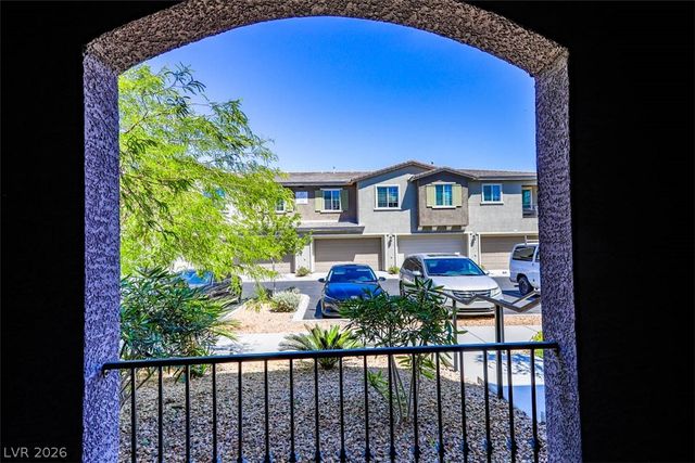 20 Barbara Lane 87, Las Vegas, NV 89183
