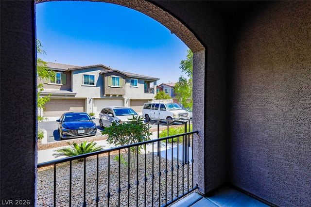 20 Barbara Lane 87, Las Vegas, NV 89183