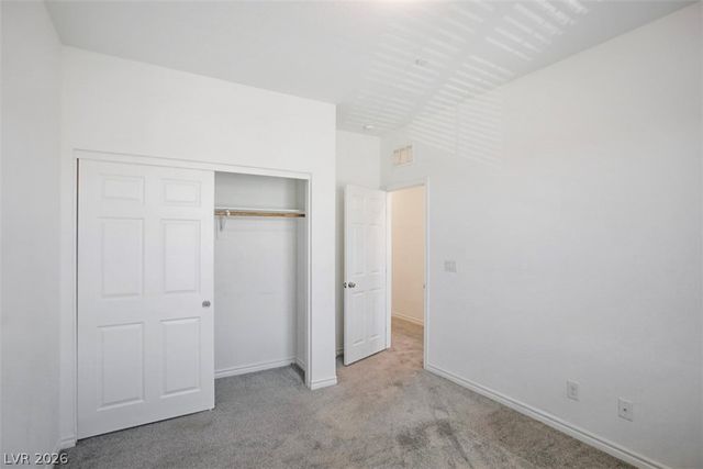20 Barbara Lane 87, Las Vegas, NV 89183