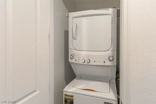 20 Barbara Lane 87, Las Vegas, NV 89183